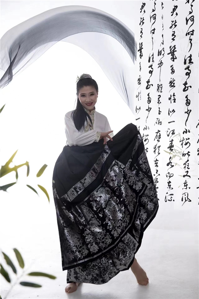 中国歌舞编导夏冰谈利川非遗:小曲没有偏旁,自己就是华章